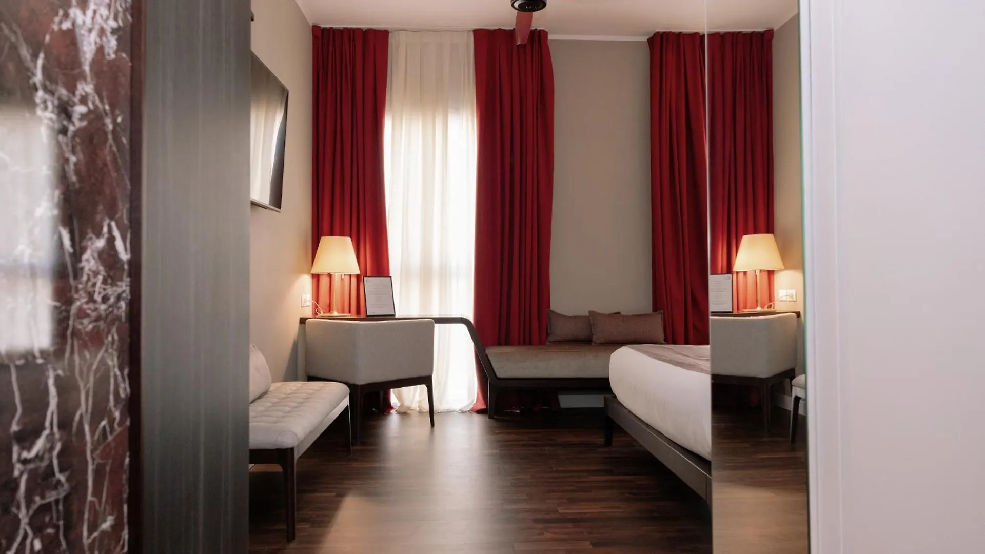 ****  Отель 10 Keys Milano Италия