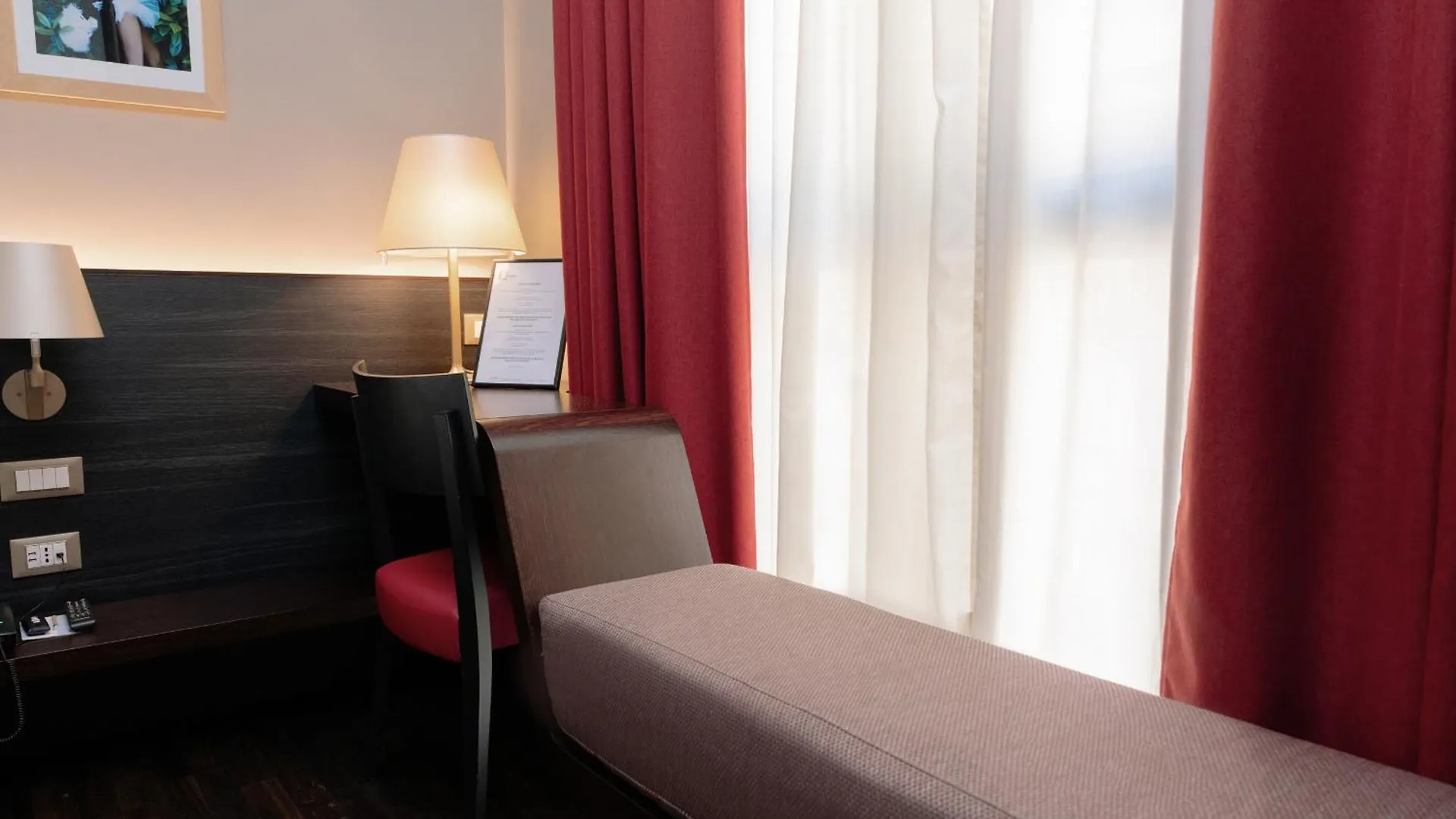10 Keys Milano Hotel 4*, Milan Italy